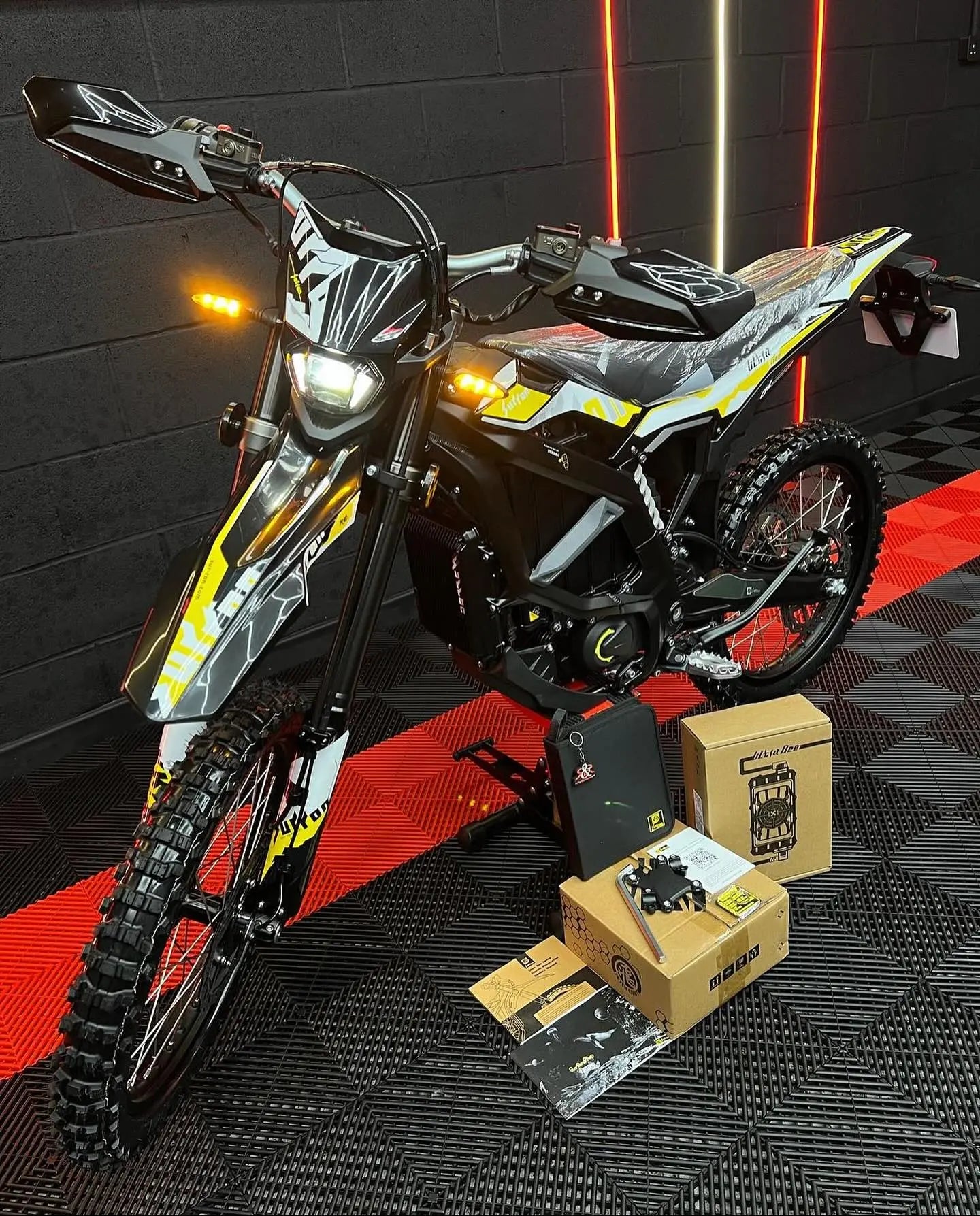 New 2024 Surron Ultra Bee T L3E - vendor